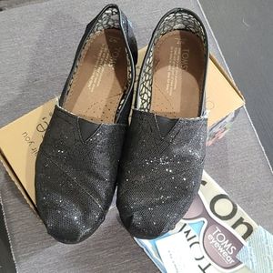 Toms shoes